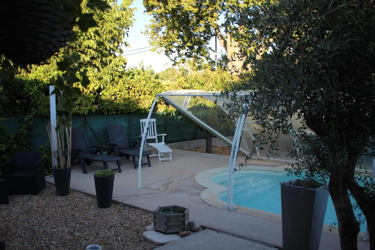 Philippe & Marie, A Louer Petite Chambre Chez L'Habitant Avec Terrasse Dans Villa, Au Pied Du Luberon Cucuron Dış mekan fotoğraf