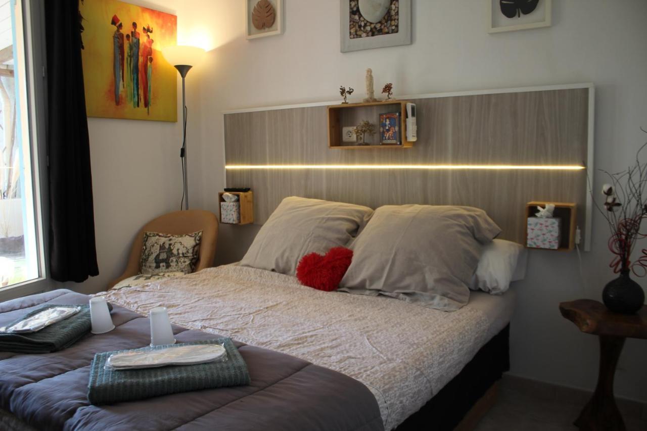 Philippe & Marie, A Louer Petite Chambre Chez L'Habitant Avec Terrasse Dans Villa, Au Pied Du Luberon Cucuron Dış mekan fotoğraf