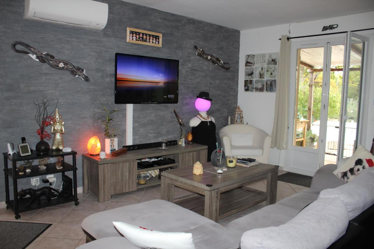 Philippe & Marie, A Louer Petite Chambre Chez L'Habitant Avec Terrasse Dans Villa, Au Pied Du Luberon Cucuron Dış mekan fotoğraf